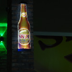 Display Garrafa Skol Iluminada