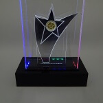 Troféu de LED com efeito espelhado